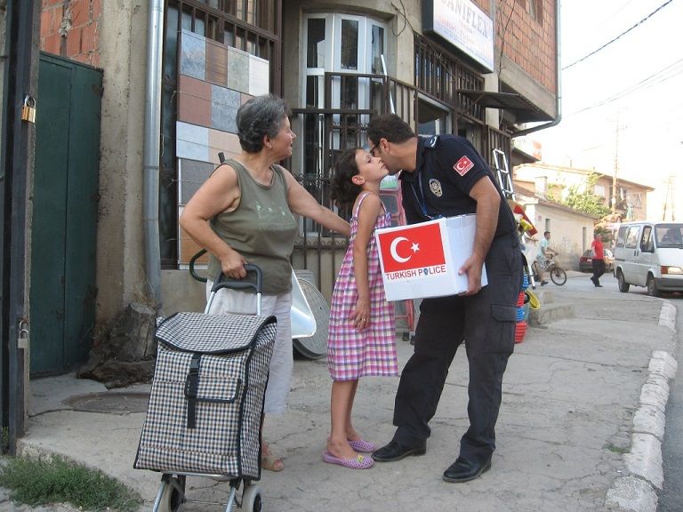 polisyardimi28083.jpg
